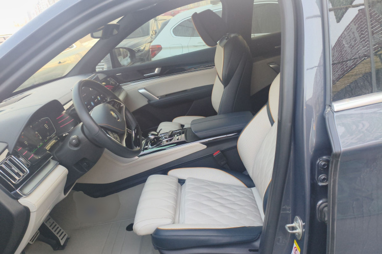 比亚迪 唐新能源 2022款 DM-p 215KM 四驱旗舰型局部细节19