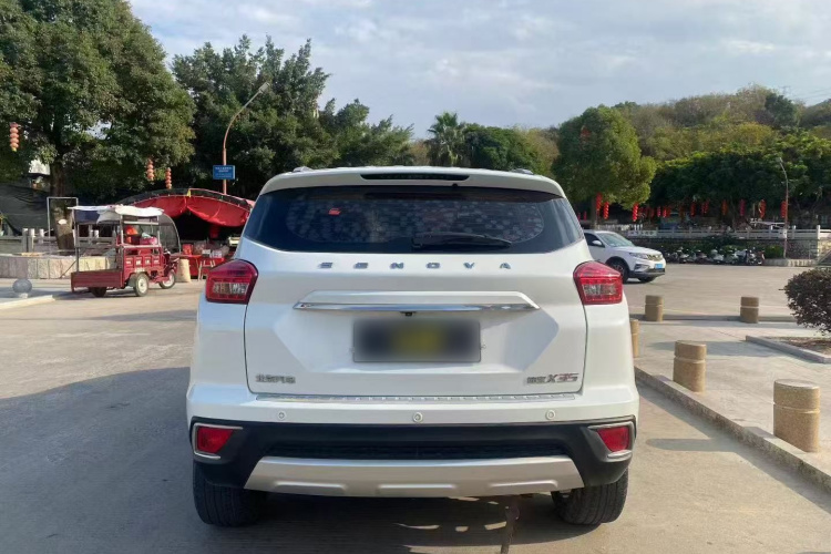 北京汽车 绅宝X35 2016款 1.5L 自动豪华版车身外观6