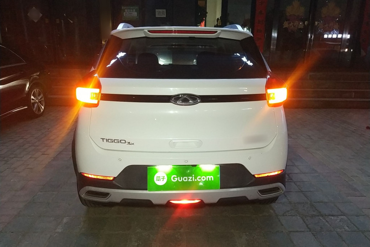 奇瑞 瑞虎3X 2021款 钻石版 1.5L CVT 3克拉车身外观6