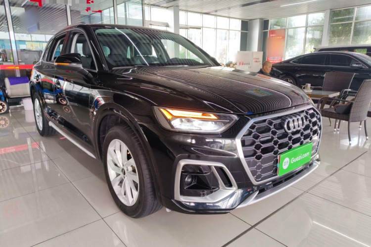 奥迪Q5L 2022款 改款 40T 豪华动感型车身外观3
