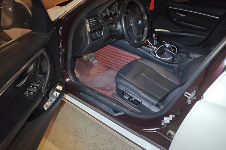 宝马3系 2017款 320Li 豪华设计套装中控内饰20