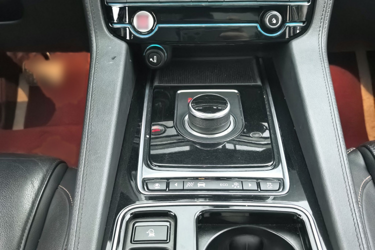 捷豹F-PACE 2020款 2.0T 都市尊享版中控内饰7008