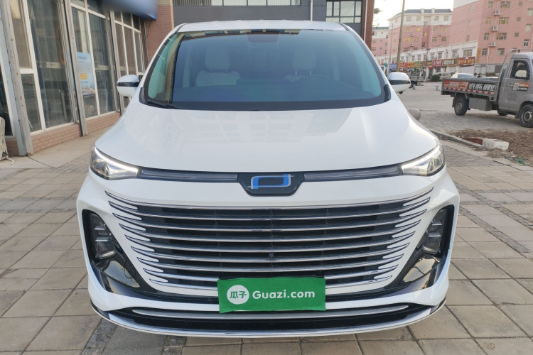 奔腾M9 2023款 2.0T 尊享型车身外观2