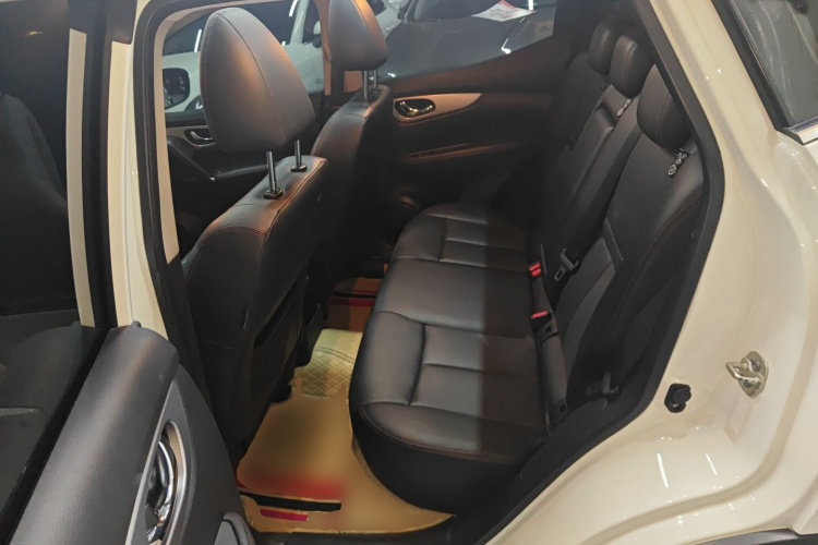 日产 逍客 2021款 2.0L CVT豪华版中控内饰21