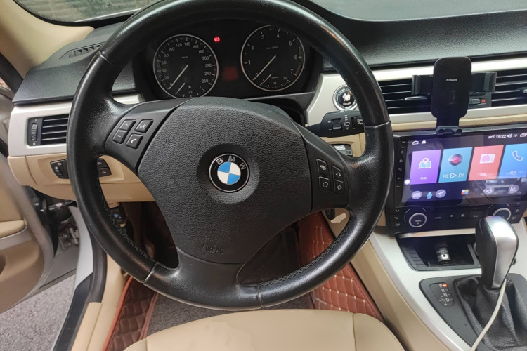 宝马3系 2011款 318i 领先型中控内饰13