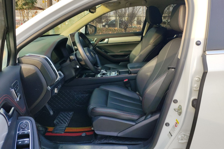 比亚迪 唐新能源 2018款 DM 2.0T 全时四驱智联创享型 7座 国V局部细节19