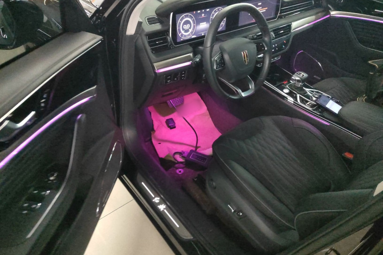 红旗HS5 2022款 改款 2.0T 智联旗享版中控内饰20