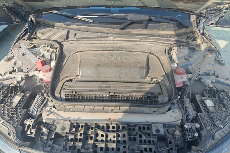 奔驰EQE 2022款 350 先型特别版机舱底盘24