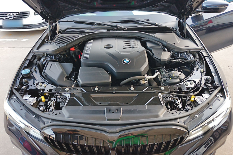 宝马3系 2022款 325i M运动套装机舱底盘24