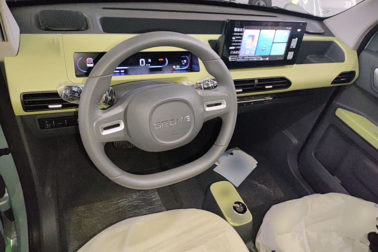 吉利银河 2024款 熊猫mini 200km 耐力熊中控内饰12