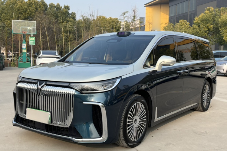 岚图汽车 岚图梦想家 2025款 PHEV 四驱旗舰乾崑版车身外观6012