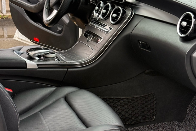 奔驰C级 2015款 C 200 L 4MATIC 运动版中控内饰7007