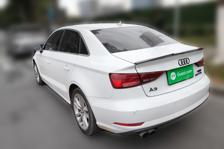 奥迪A3 2018款 30周年年型 Limousine 35 TFSI 进取型车身外观5
