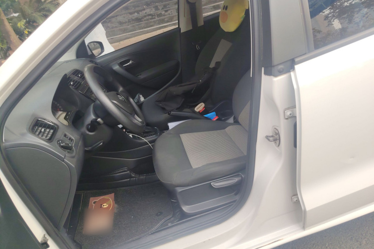 大众 Polo 2016款 1.4L 自动风尚型中控内饰19