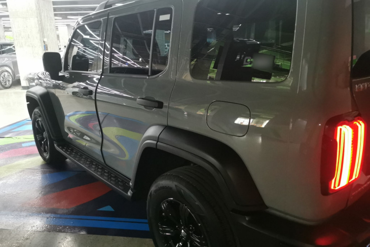 坦克300 2024款 2.0T 征服者车身外观4