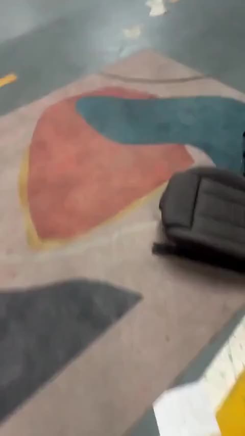 奔驰C级 2023款 改款 C 260 L 运动版讲解1