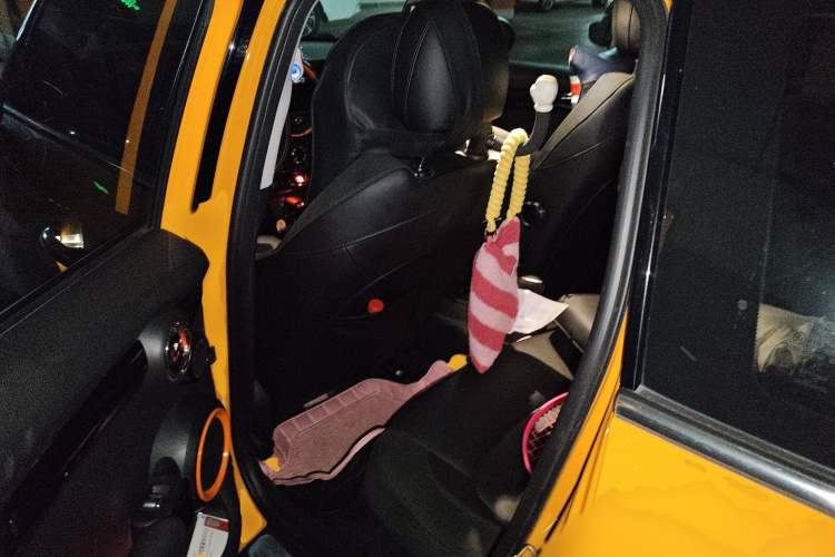 MINI 2016款 2.0T COOPER S 先锋派 五门版中控内饰7004