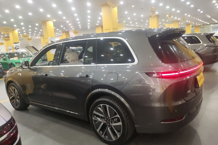 理想汽车 理想L9 2023款 Pro车身外观4