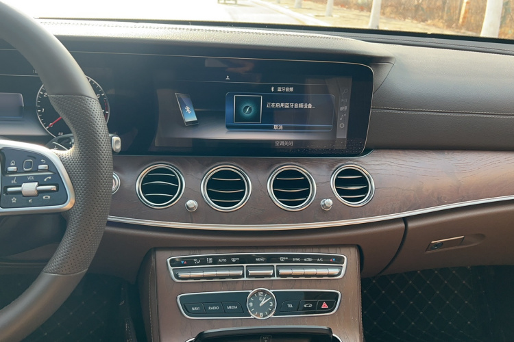 奔驰E级 2020款 改款 E 300 L 时尚型局部细节16