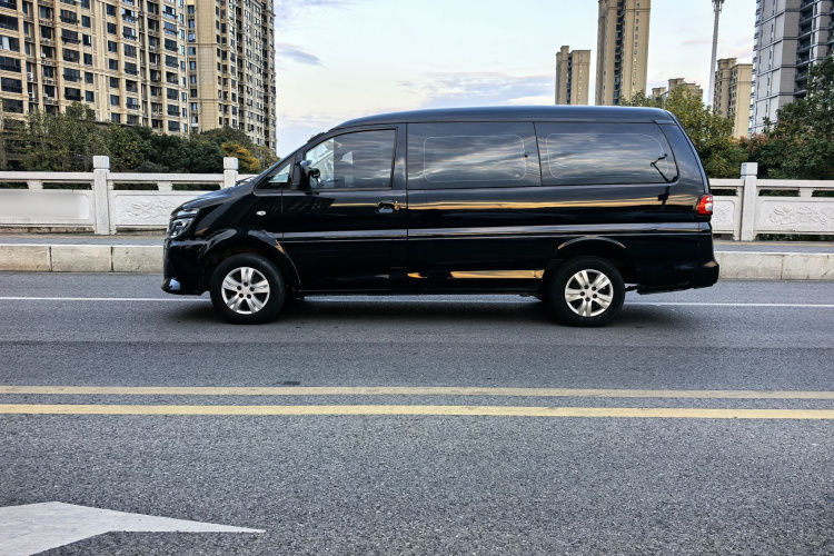 东风风行 菱智 2022款 奋斗款 M5L 1.6L 基本型 7座中控内饰7001