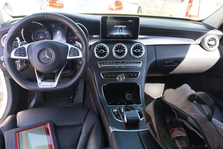 奔驰C级(进口) 2018款 C 200 旅行轿车中控内饰7002