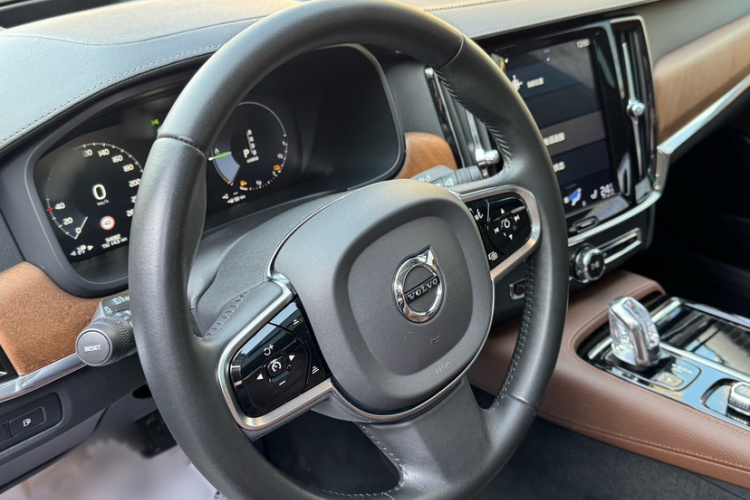 沃尔沃S90新能源 2019款 T8 E驱混动 智雅版 国V中控内饰7011