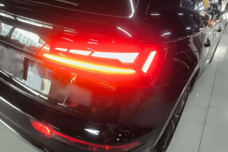 奥迪Q5L 2023款 40T 豪华动感型车身外观6006