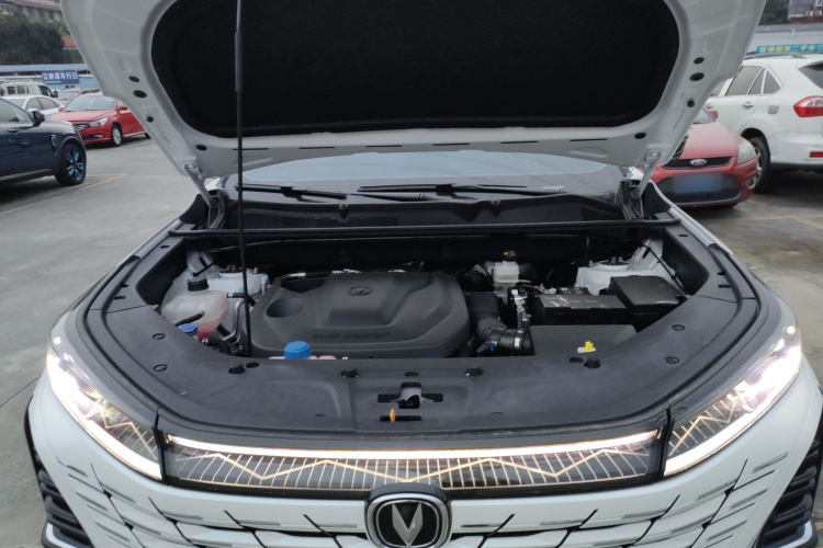 长安CS75 PLUS 2025款 第三代 冠军版 1.5T 劲航型机舱底盘24