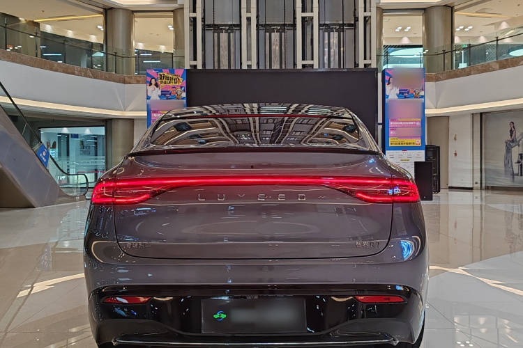 鸿蒙智行 智界R7 2025款 增程 331km Ultra车身外观6005