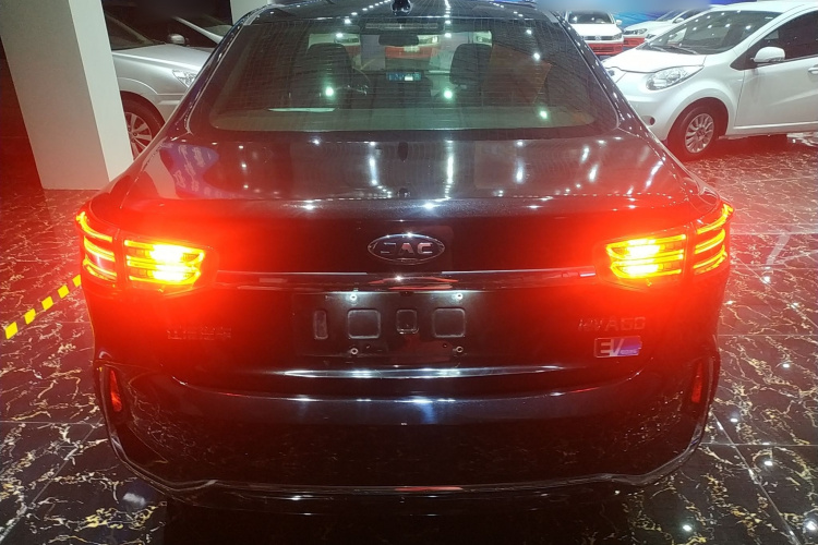 江汽集团 江淮iEVA60 2019款 旗舰型车身外观6004