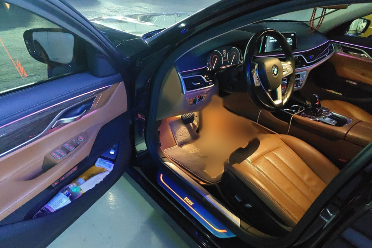 宝马7系 2018款 730Li 领先型 卓越套装中控内饰7003