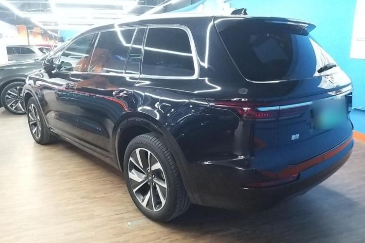 理想汽车 理想ONE 2021款 增程6座版车身外观4