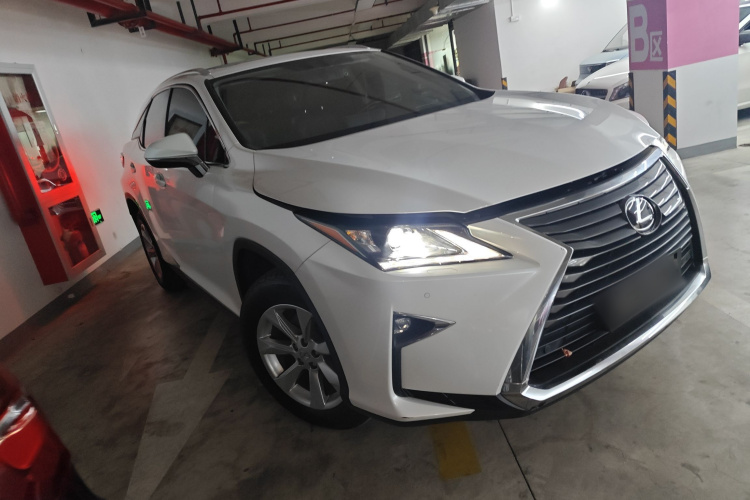 雷克萨斯RX 2016款 300 两驱舒适版 国V车身外观3