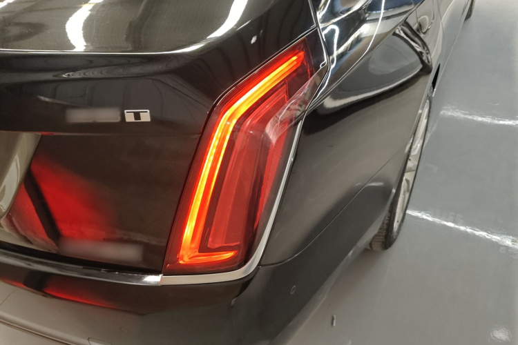 凯迪拉克CT6 2017款 28T 领先型车身外观9