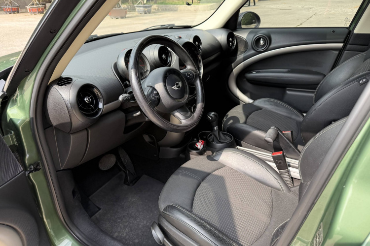 MINI Countryman 2014款 1.6T COOPER ALL4 Fun中控内饰7002