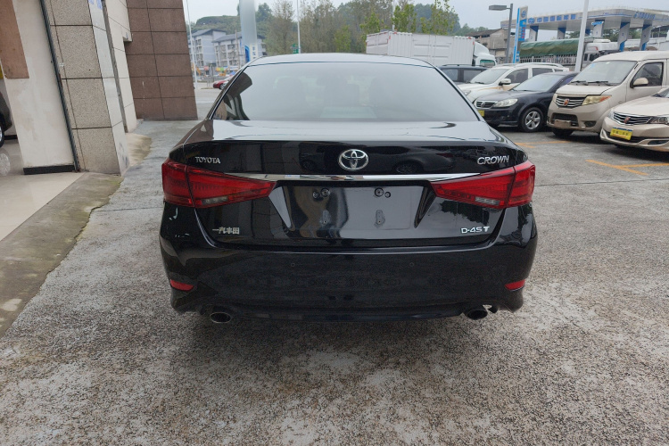 丰田 皇冠 2018款 2.0T 运动版车身外观6