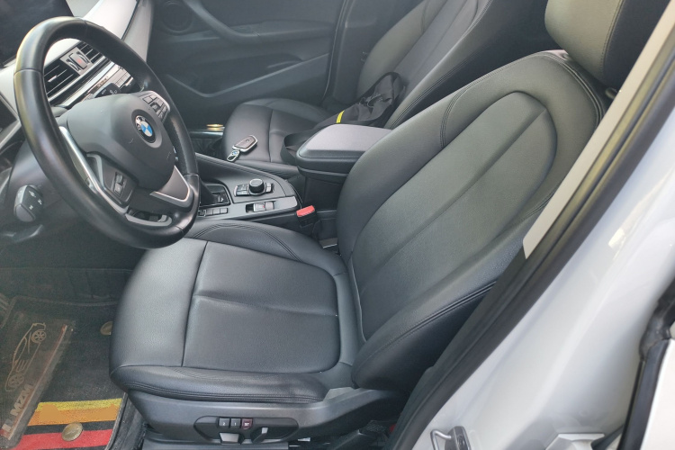 宝马X1 2019款 sDrive20Li 领先型中控内饰19