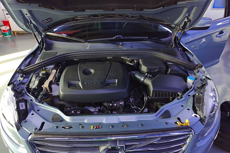 沃尔沃XC60 2017款 T5 智行升级版机舱底盘24