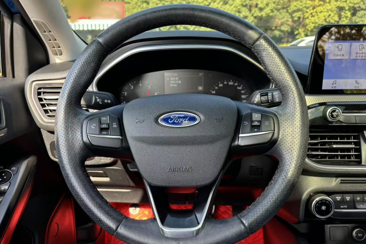 福特 福克斯 2020款 两厢 EcoBoost 180 自动锋潮型中控内饰7014