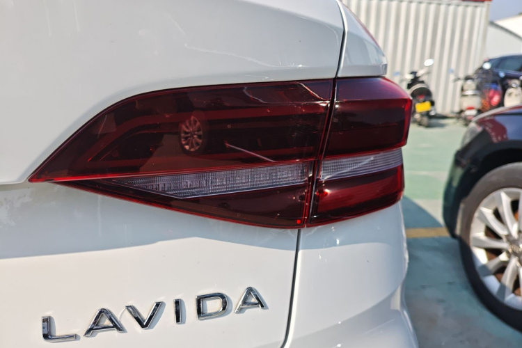 大众 朗逸 2021款 1.5L 自动舒适版车身外观9