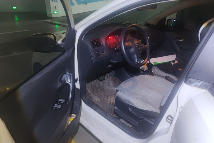 大众 Polo 2013款 1.6L 自动舒适版中控内饰20