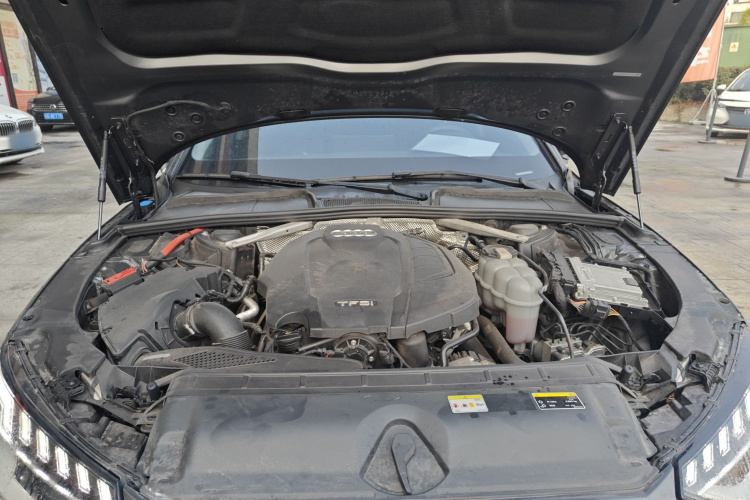 奥迪A4L 2022款 40 TFSI 时尚致雅型机舱底盘24