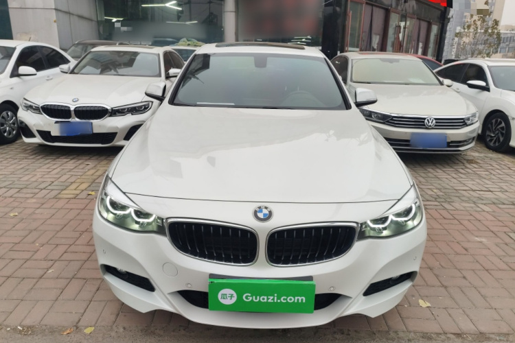 宝马3系GT 2020款 320i M运动套装车身外观2