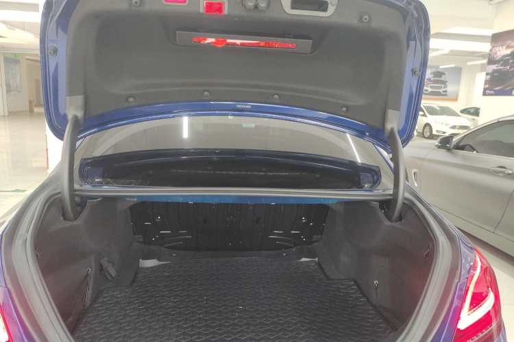 奔驰C级 2021款 C 260 星耀臻藏版机舱底盘23