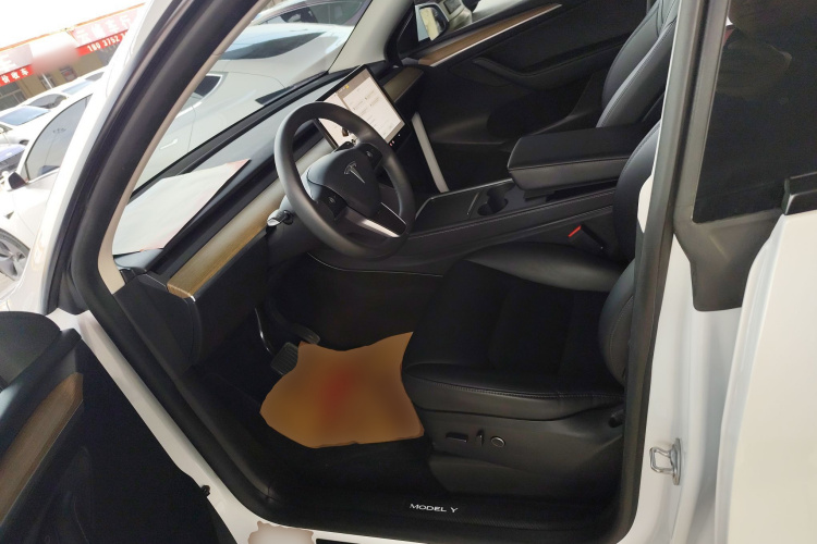 特斯拉 Model Y 2022款 改款 后轮驱动版中控内饰19