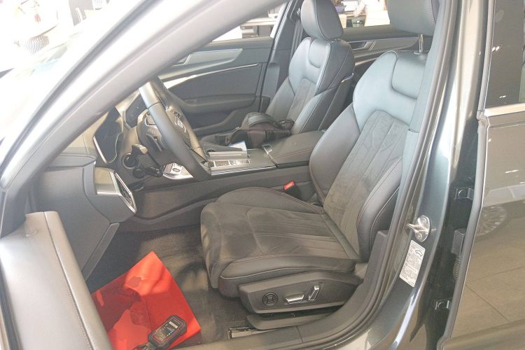 奥迪A6L 2024款 45 TFSI 臻选动感型中控内饰19