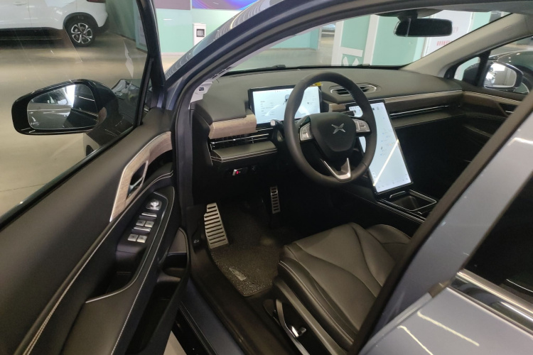 小鹏P5 2021款 460E中控内饰7003