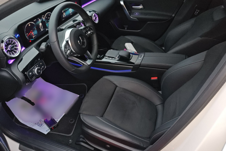 奔驰A级 2022款 改款三 A 200 L 运动轿车时尚型局部细节19