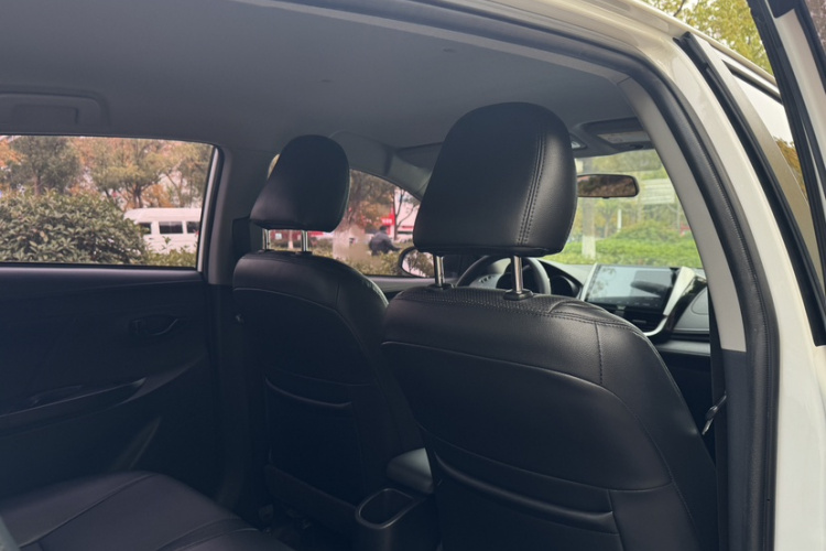 丰田 YARiS L 致炫 2016款 改款 1.5E CVT魅动版中控内饰7007