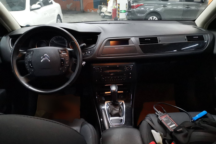 雪铁龙C5 2016款 1.6T 自动尊悦型中控内饰7002